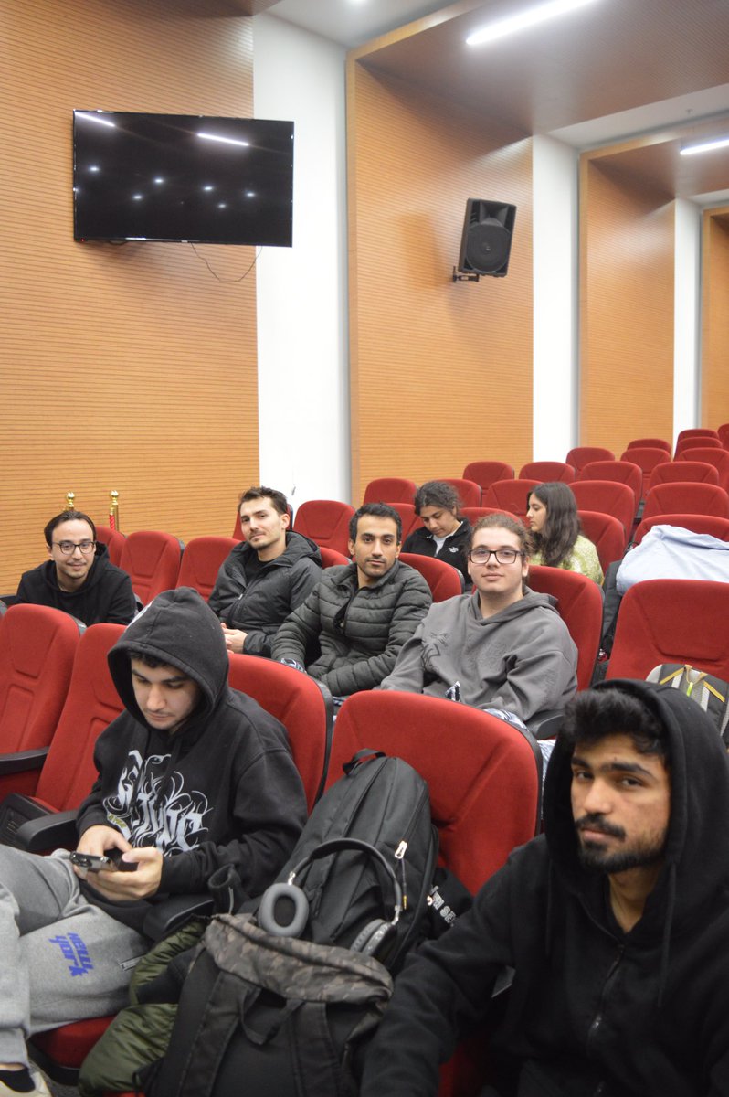 Sunum sürecinin geliştirme sürecinden daha heyecanlı olduğunu biliyorduk 🤓

<a href="/ostimteknikuniv/">OSTİM Teknik Üniversitesi</a> <a href="/SuperteamTR/">Superteam Turkey 🇹🇷</a> #ostimtekniküniversitesi #solana #softwareclub