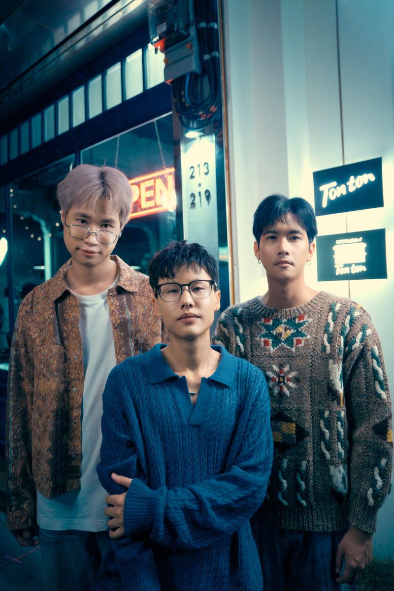 Update__today's tweet image. Olin MattiBlue ปล่อยซิงเกิลใหม่ ‘EVERYTHING’ พาคุณก้าวผ่านความเจ็บปวดสู่โลกใบใหม่ที่สดใส

อ่าน  facebook.com/share/p/18cB3V…
 
#OlinMattiBlue #EVERYTHING #SonyMusicThailand #SonyMusicThaiArtists #UPDATETODAY #ข่าว #ข่าวบันเทิง