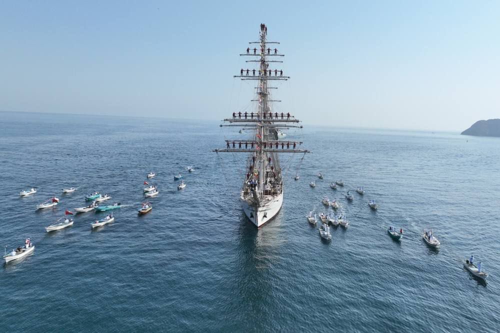 إنجاز وطني نفخر ونفاخر به 
تسجيل #سفينة_شباب_عُمان في منظمة اليونسكو ضمن قائمة أفضل ممارسات الصون لاتفاقية صون التراث الثقافي غير المادي؛ شهادة عالمية على نجاح الدبلوماسية الثقافية في استثمار الإرث البحري العماني العظيم لتأصيلِ المنجز الثقافي غير المادي والوصول به خارج الحدود