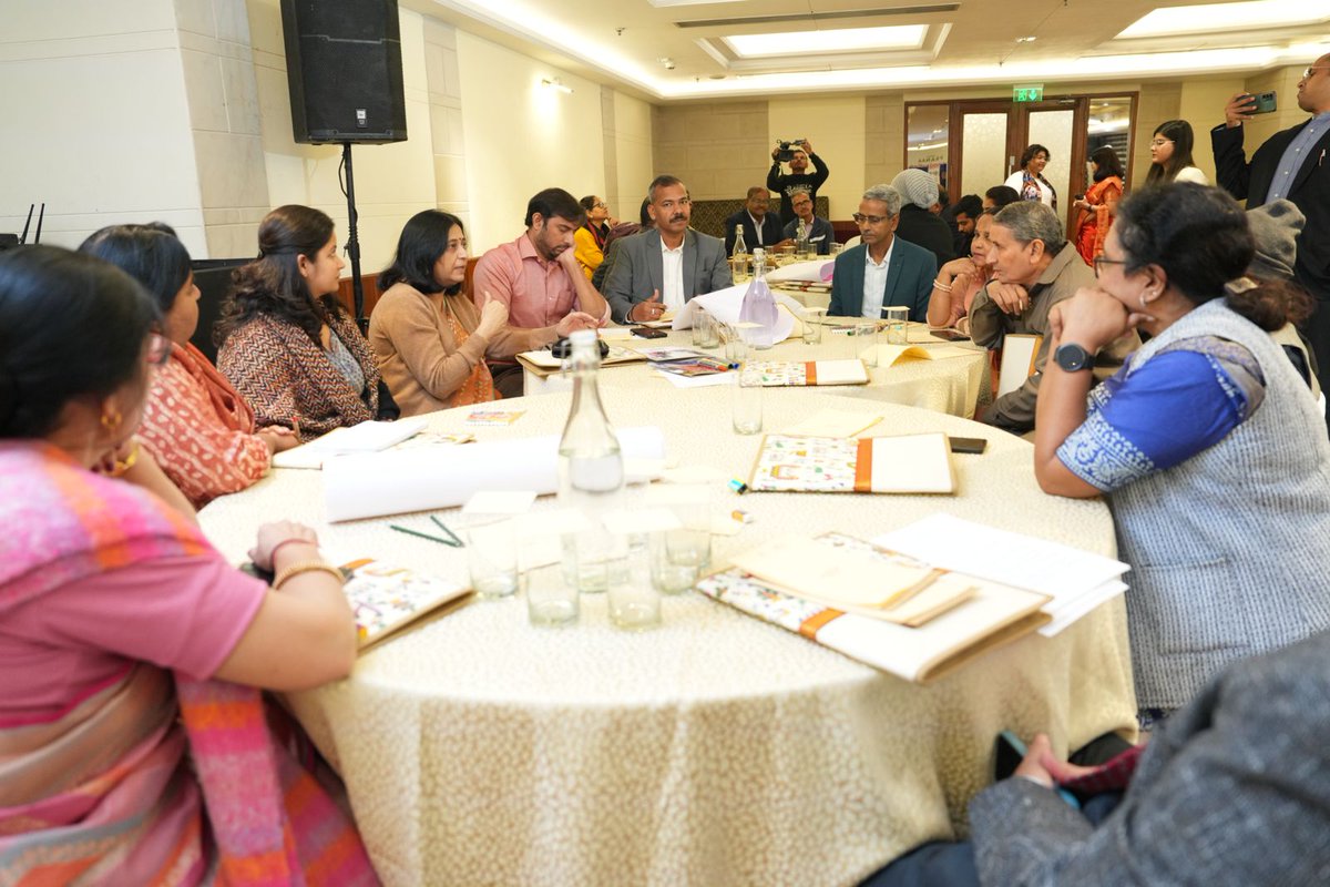 PPHF_Global's tweet photo. @PPHF_Asia, in collaboration with @bostonsci, hosted the National #DisseminationWorkshop on “Implementation Learnings on NCDs from Project PRANAA” today at IHC, New Delhi.
Gratitude to all #dignitaries, #partners &amp; #stakeholders for their invaluable contributions.
#HealthForAll https://t.co/ocxVOItyK0