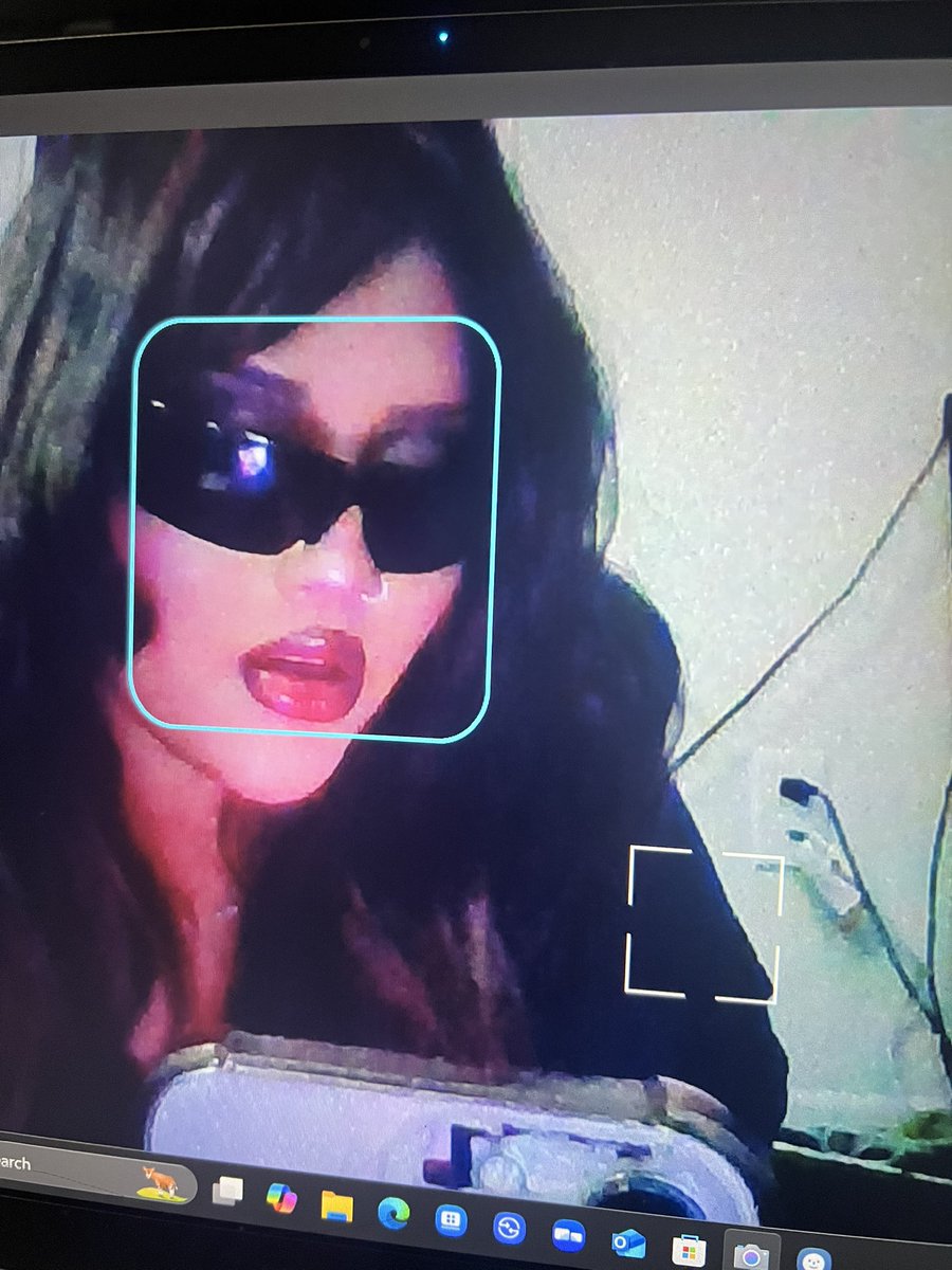 plutothed0G's tweet photo. i just wanna be rich or/and famous #imlosingmymind https://t.co/A5RHyYIokL