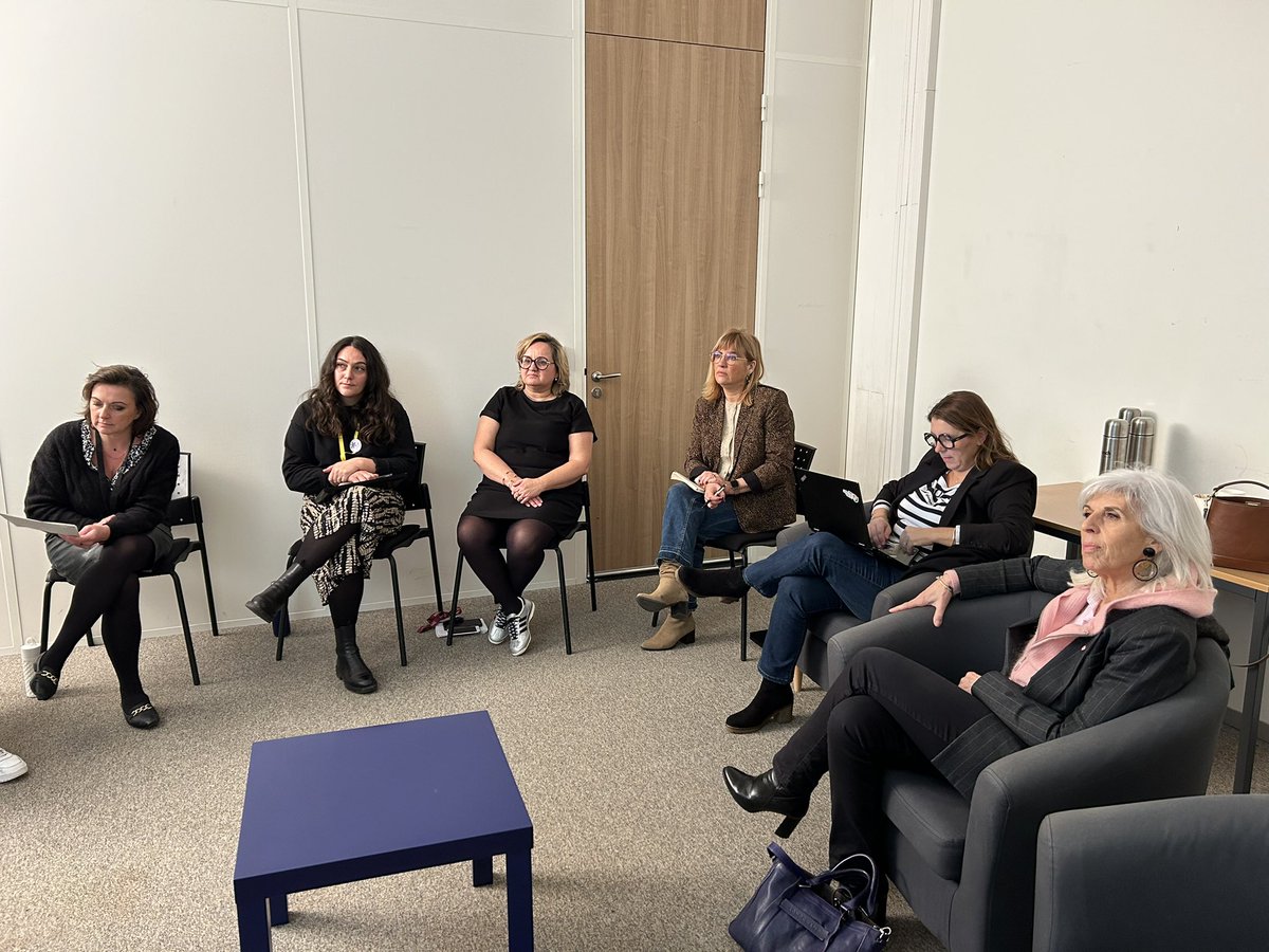 Rencontre enrichissante avec Mme Miquel, Directrice Territoriale Déléguée du bassin de Lille, animée par Mme Lelong, Directrice de l’agence de La Madeleine, ainsi que l’équipe de France Travail La Madeleine.

Échanges sur les actions récemment menées et celles à venir, tout en