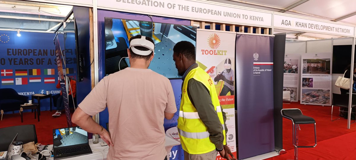 PLinKenya's tweet photo. On 03.12 as part of #TeamEurope we were present at #KICC to celebrate 60th anniversary of 🇰🇪 Diplomatic Journey! Our partners from @toolkitafrica presented Polish 🇵🇱innovative solutions from #DigInVision in dual-wielding training based on VR technology. https://t.co/kwY3s7sIqR