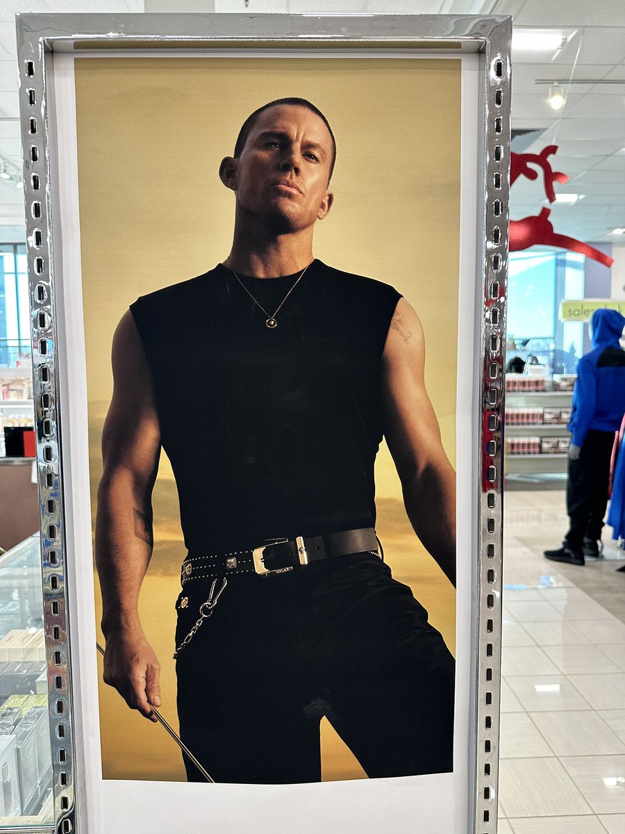 dailygallahill's tweet photo. shopping yesterday and kept thinking about Boothill in this 😭😭 https://t.co/RCA1b0uwvl