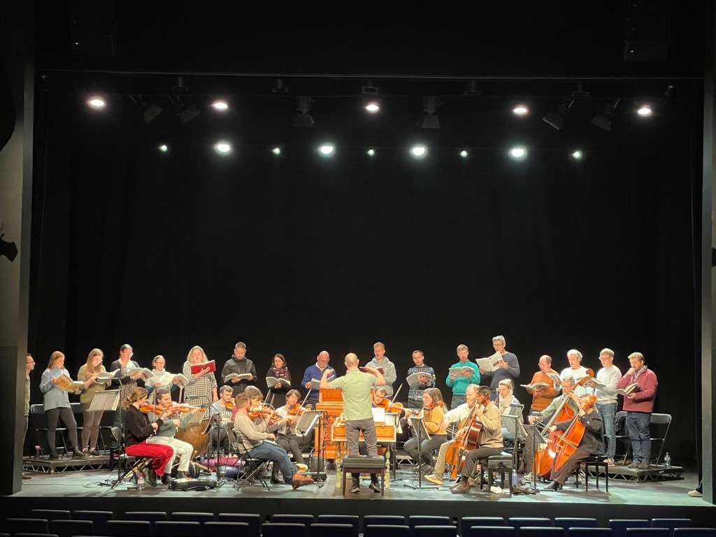 What a great night at @nationaloperahouse with @chamberchoirireland yesterday! Thank you to everyone who came out to listen to our annual Messiah. The festive season is well underway 🎄

Looking forward to St. Patrick’s Cathedral tonight. 

📸 by Conleth Stanley
