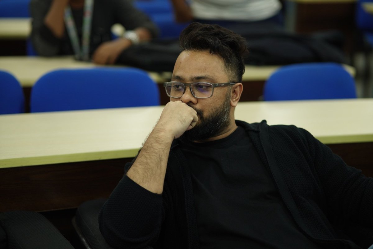jmc_mediabuzz's tweet photo. Rafayat Rakib’s masterclass on "The Art of Selling Through Edits" at JMC Media Buzz - Fall 2024 shared expert editing techniques, experiences, and a lively Q&amp;A with students! 🙌

#SellingThroughEdits #JMC #DIU #JMCMediaBuzz 📺 https://t.co/nVs7OD7k74
