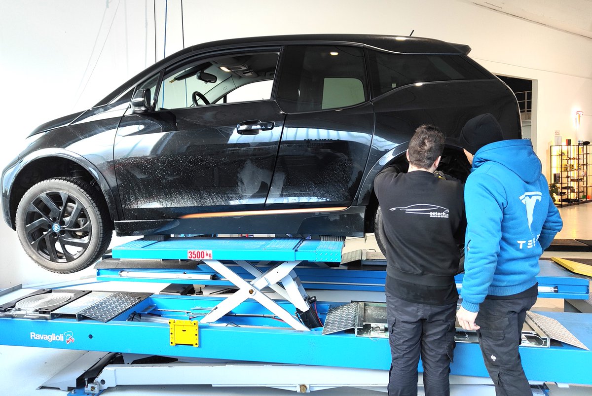 Ectech_ch's tweet photo. Heute bei https://t.co/2WMwKQMD7A
*************************
End of Warranty Check - BMW i3 😇

#ectech.ch #tesla #elekroauto #service #wartung #endofwarrantycheck #reparatur #optimierung https://t.co/97zuGhuIKQ