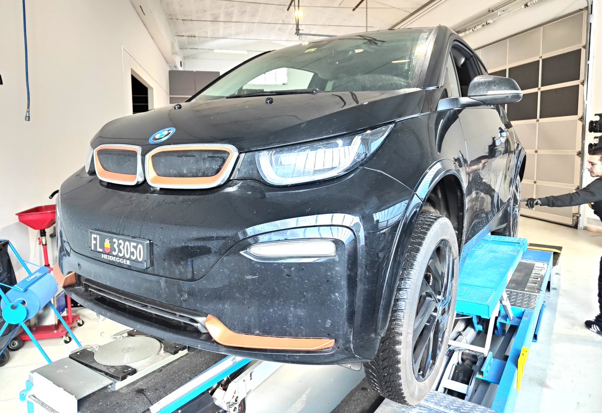 Ectech_ch's tweet photo. Heute bei https://t.co/2WMwKQMD7A
*************************
End of Warranty Check - BMW i3 😇

#ectech.ch #tesla #elekroauto #service #wartung #endofwarrantycheck #reparatur #optimierung https://t.co/97zuGhuIKQ