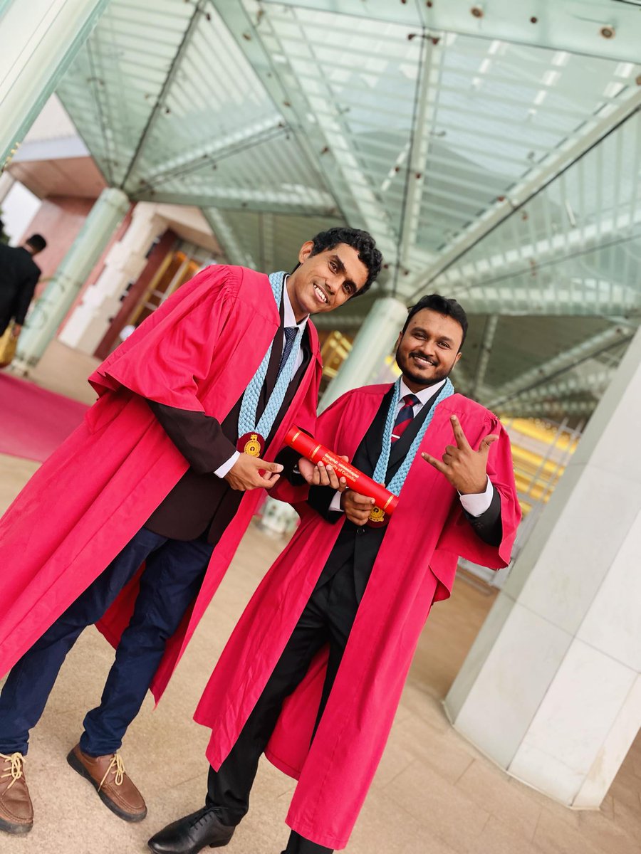 nalakadas's tweet photo. Finally completed my Masters in Media Research Degree ❤✌️
#MasterofArts #MediaReserch #universityofcolombo https://t.co/2F1o7ADcNN