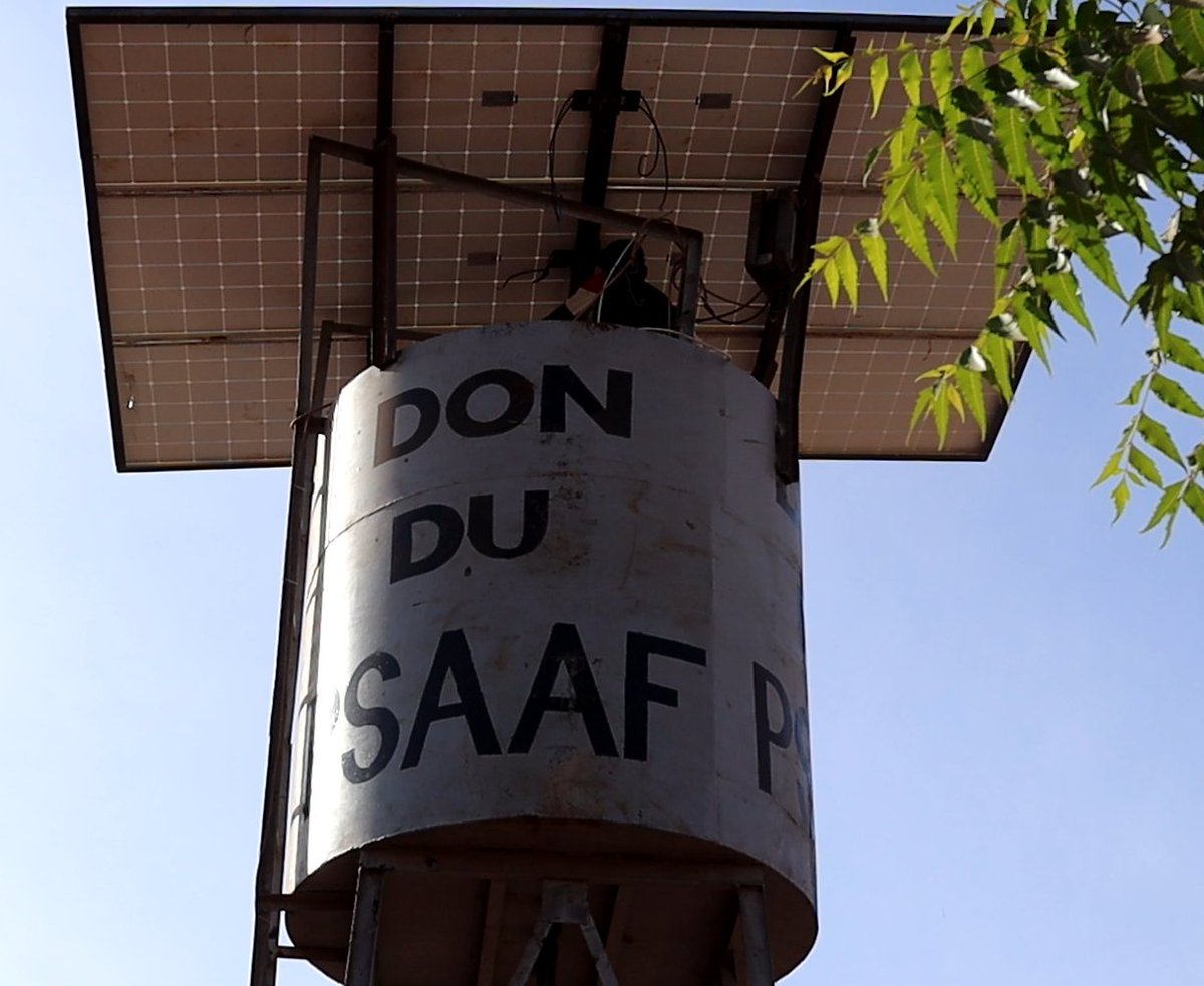 psaafml's tweet photo. "Inauguration du château d'eau à #Banconi, financé par le #PSAAF à travers le #CFEPFE. Le #PSAAF est une initiative des autorités de la Transition pour renforcer la résilience des populations vulnérables. #Résilience #Eau" @Poulodebo @PresidenceMali @unicefmali @OxfamMali @IFRC https://t.co/zpOn6ubssZ