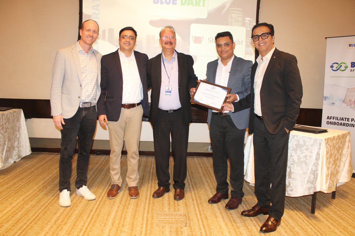 BlueDart_'s tweet image. Blue Dart has partnered with #ClickPost, #Easyecom, #ShipDelight, &amp;amp; #eShipz through the #AffiliateProgram to deliver seamless tech + logistics solutions. Empowering smarter shipping and precision logistics for your growth. Let’s move your world!

#SMEGrowth #BlueDartIT