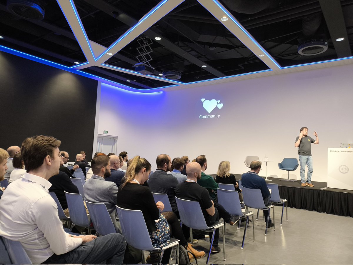 jcgm1978's tweet photo. Time for the second keynote of the #PowerConference2024 with Jay ter Heerdt #PowerPlatform #MVPBuzz #MicrosoftFabric #PowerBI #MVPBuzz https://t.co/3BPdyyZgFF