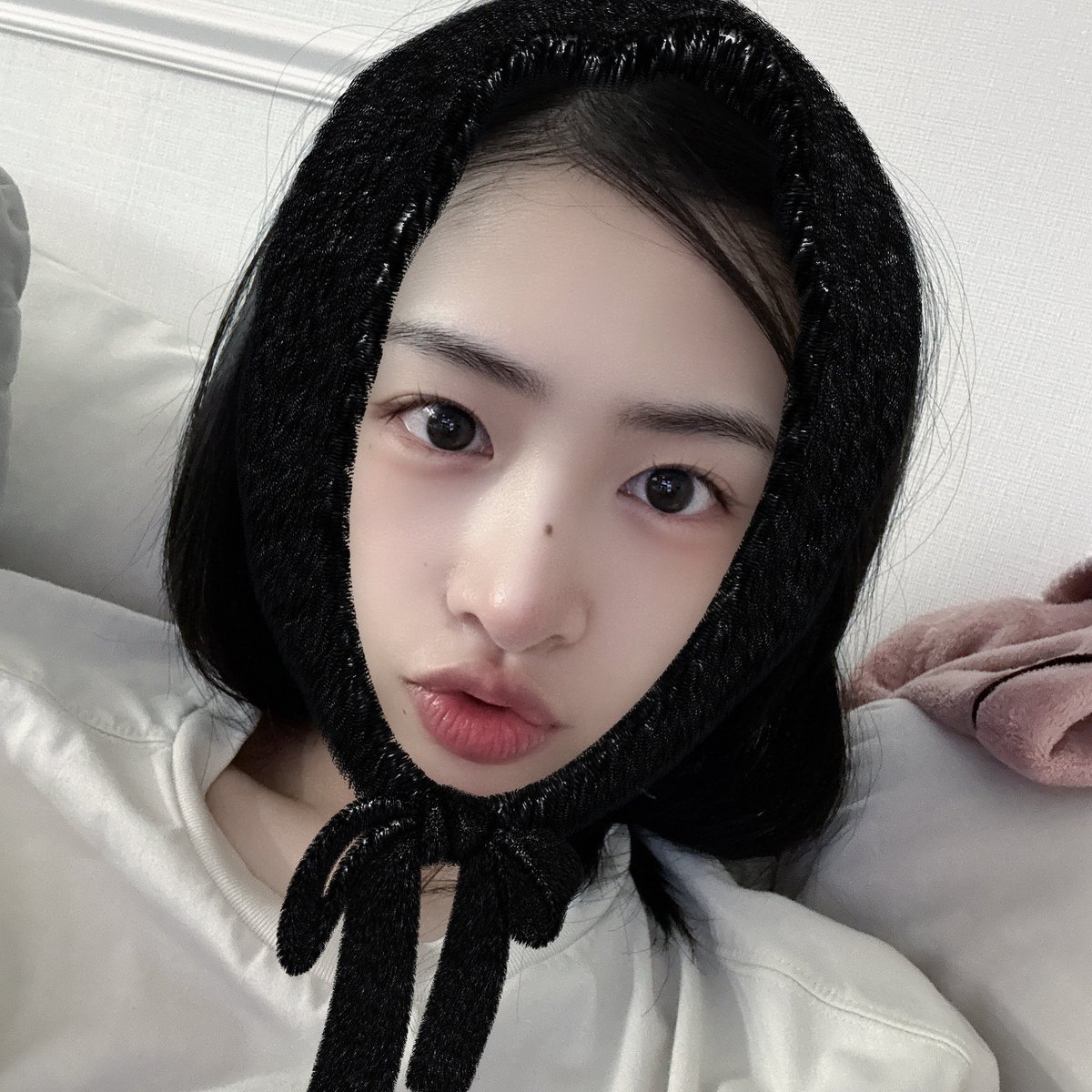 오늘은 머하셨나요들~~~??🥴
皆さん、今日は何をしましたか？🤍🖤

#허니챈 #챈챈정보통 #김채원