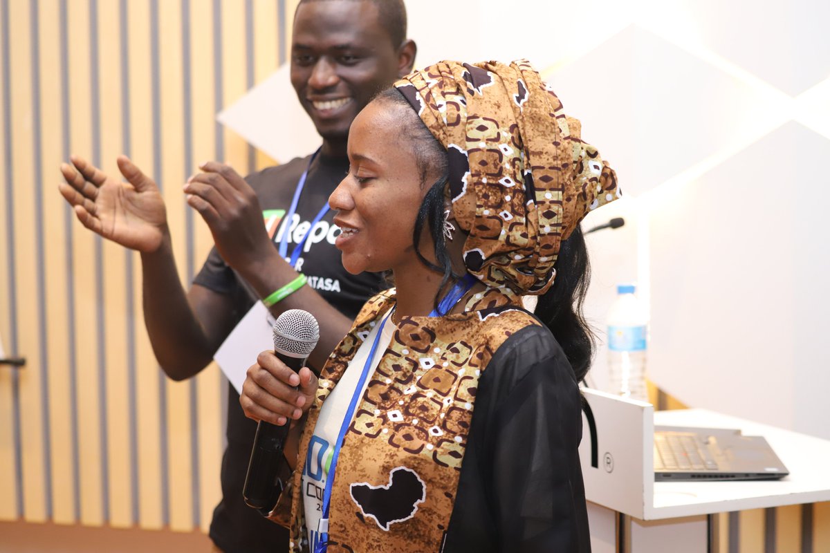 GenU227's tweet photo. A
@UReportNiger, nous avons eu le plaisir, le 16 novembre 2024, d’appuyer l’organisation du 2ème forum de l’association @10000codeurs sur les métiers du numérique. 📱 

L’activité a regroupé plus de 250 jeunes à Niamey, et se déroulait simultanément dans 24 autres pays. 🥰 https://t.co/laIY2i6hFf