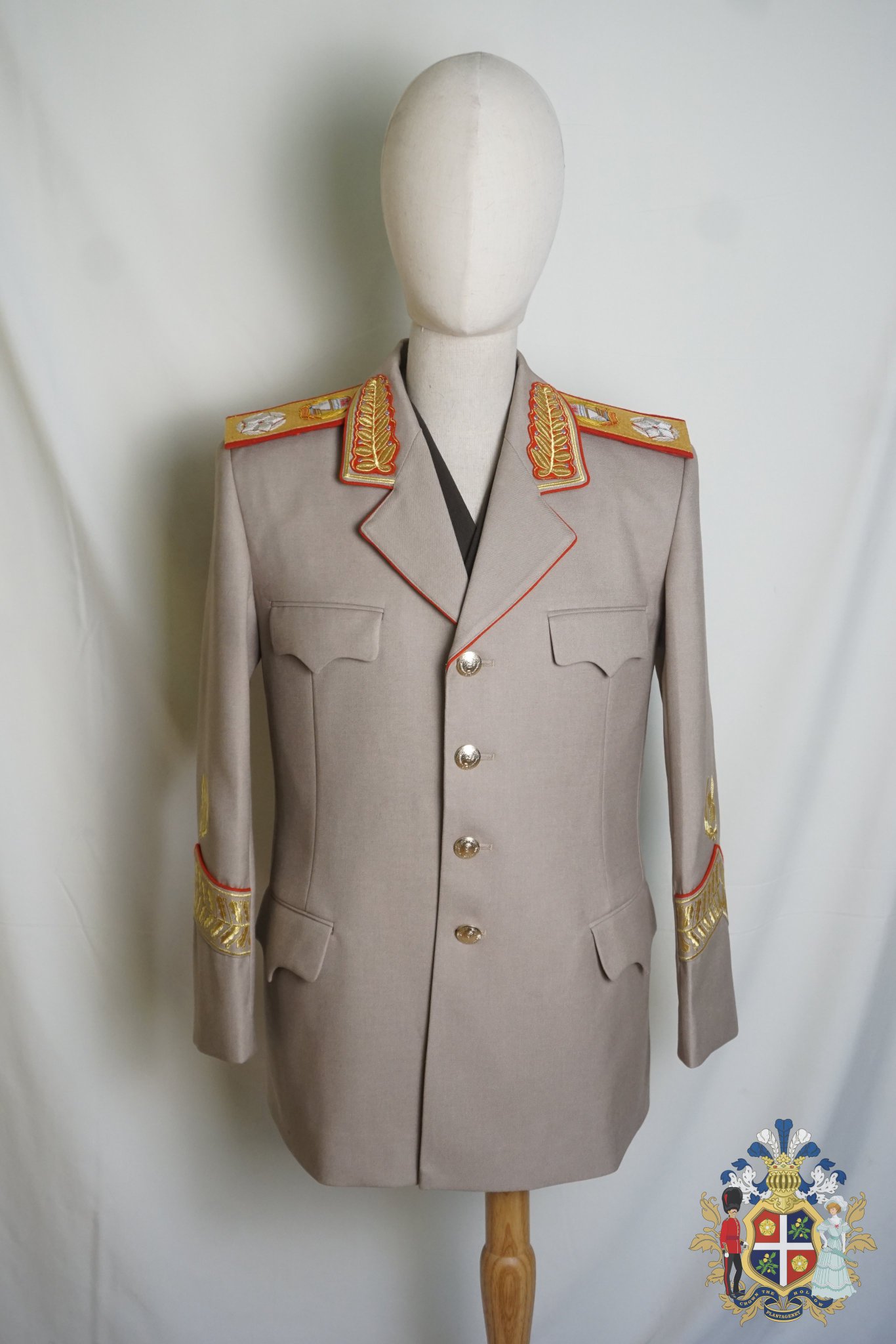 朝鮮人民軍 軍官服 Sサイズ 金日成バッジ付き 朝鮮人民軍 軍官服 Sサイズ 金日成バッジ付き