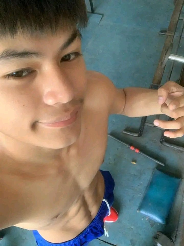 lou7221997's tweet photo. gym? https://t.co/2SgJ3FBF46