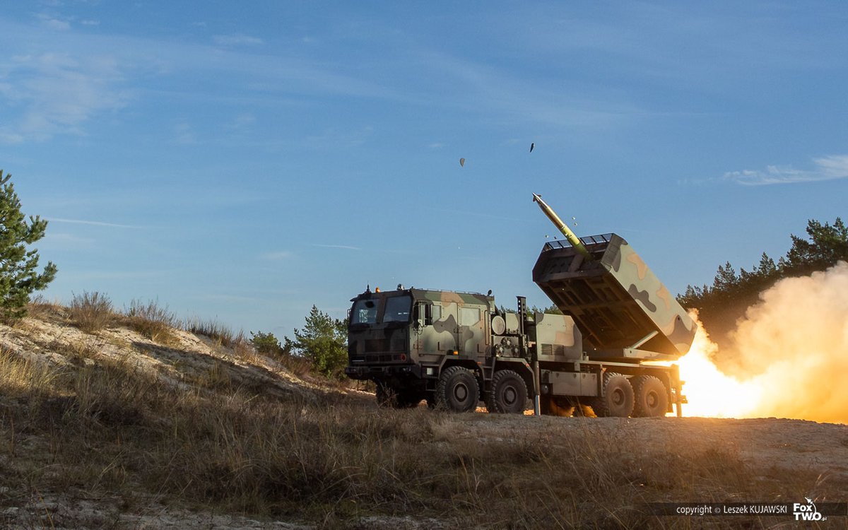 MON_GOV_PL's tweet image. PIERWSZE bojowe strzelania rakietowe #HOMAR 💥🇵🇱!
-
☑️W ramach rozwoju zdolności artyleryjskich #WojskoPolskie 🇵🇱, przeprowadzono pierwsze strzelanie systemu HOMAR-K na Centralnym Poligonie Sił Powietrznych w #Ustka. 

☑️W ćwiczeniach uczestniczyli żołnierze z 1 Brygady Rakiet, 3
