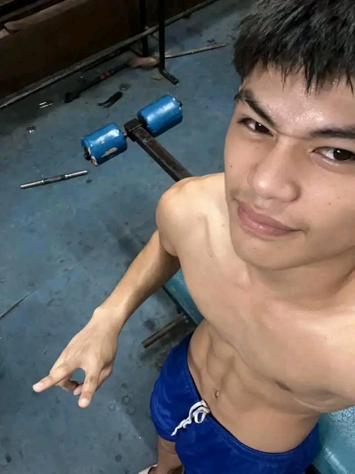 lou7221997's tweet photo. hawakan mo! https://t.co/LISk8k7wmf