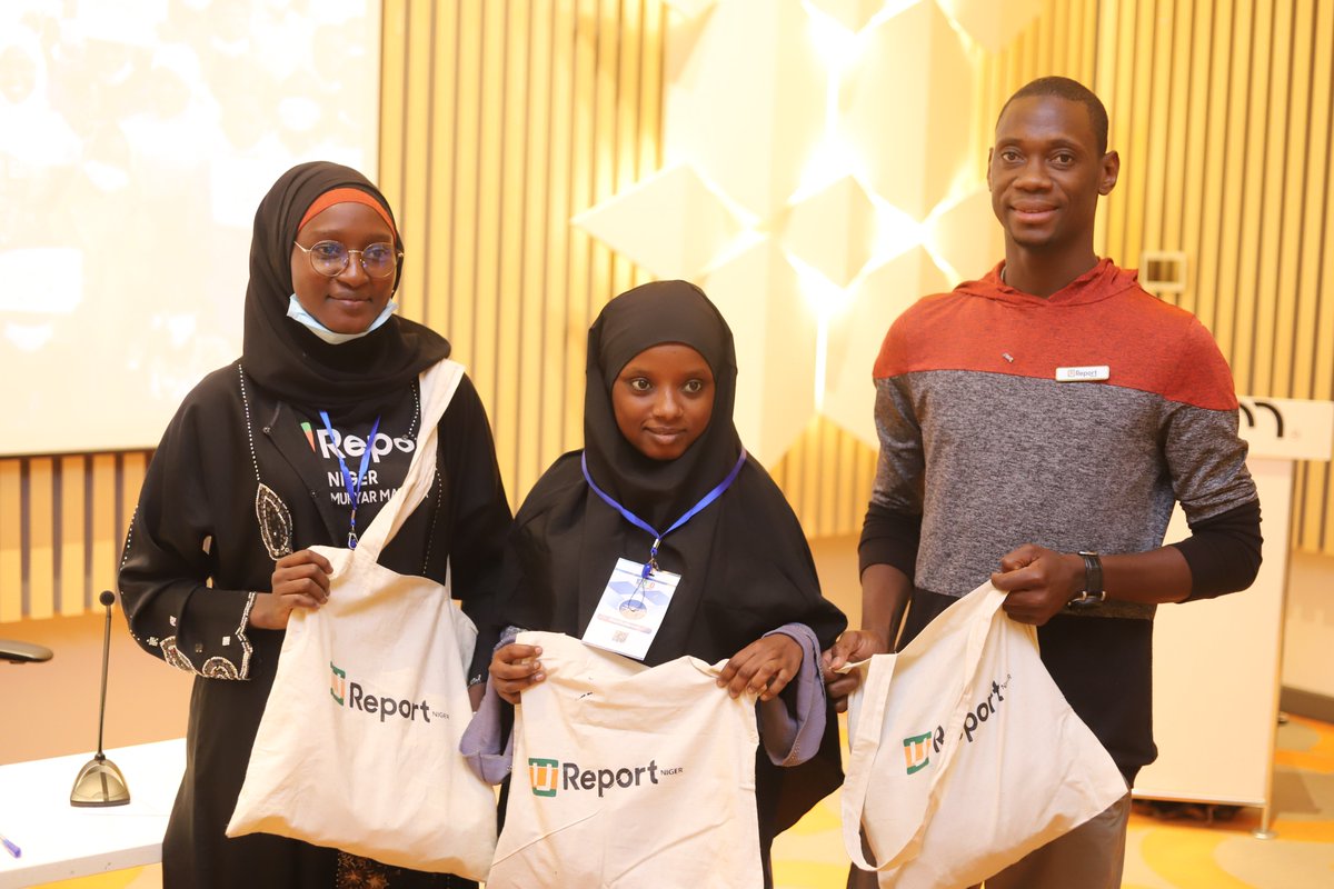GenU227's tweet photo. A
@UReportNiger, nous avons eu le plaisir, le 16 novembre 2024, d’appuyer l’organisation du 2ème forum de l’association @10000codeurs sur les métiers du numérique. 📱 

L’activité a regroupé plus de 250 jeunes à Niamey, et se déroulait simultanément dans 24 autres pays. 🥰 https://t.co/laIY2i6hFf