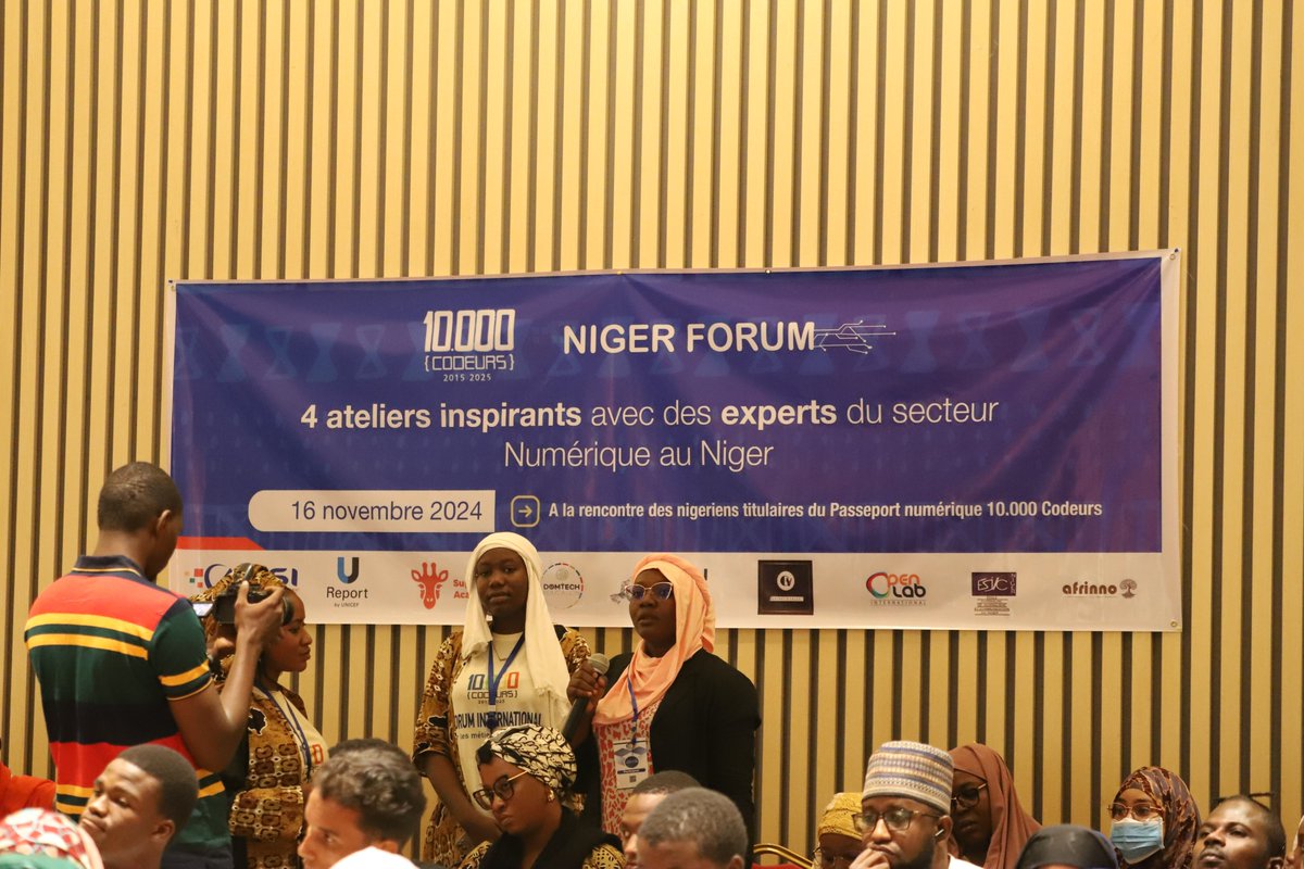GenU227's tweet photo. A
@UReportNiger, nous avons eu le plaisir, le 16 novembre 2024, d’appuyer l’organisation du 2ème forum de l’association @10000codeurs sur les métiers du numérique. 📱 

L’activité a regroupé plus de 250 jeunes à Niamey, et se déroulait simultanément dans 24 autres pays. 🥰 https://t.co/laIY2i6hFf