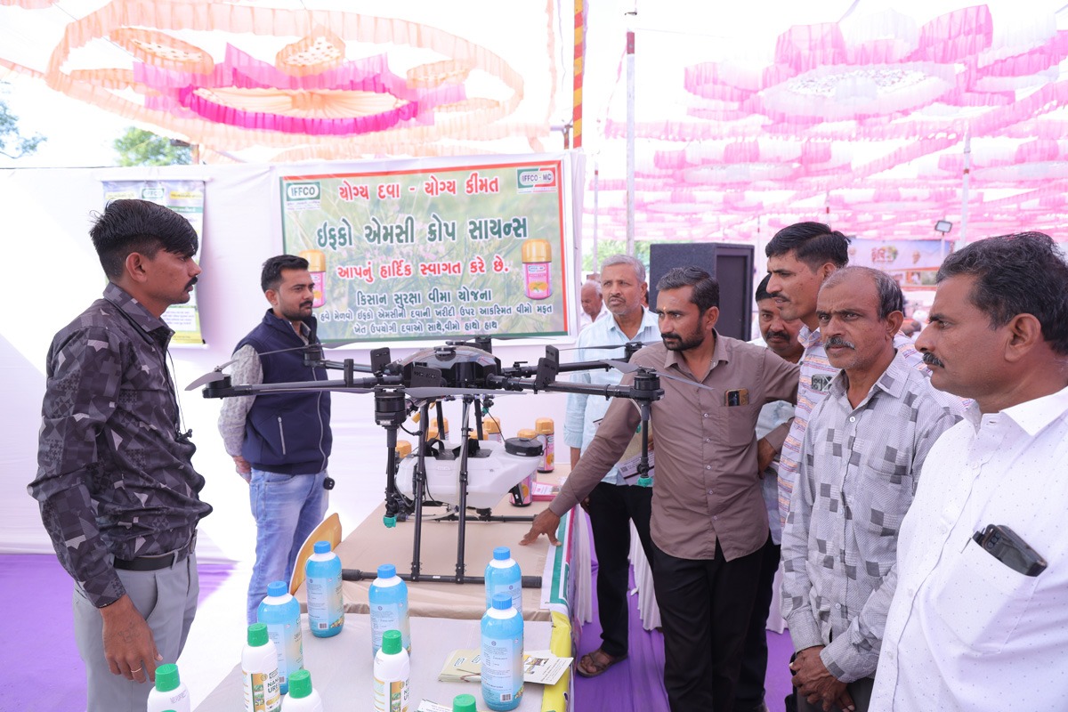 Infoamreligog's tweet photo. અમરેલી જિલ્લાના ચાડીયા, બાબરા, બગસરા, ધારી, જાફરાબાદ, ખાંભા, લાઠી, લીલીયા, રાજુલા, સાવરકુંડલા અને મોટી કુંકાવાવ સહિતના સ્થળોએ ખાતે રવી કૃષિ મહોત્સવ કાર્યક્રમ યોજાયો. @CMOGuj @InfoGujarat @CollectorAmr @ddoamreli https://t.co/IrpWCVoQgr