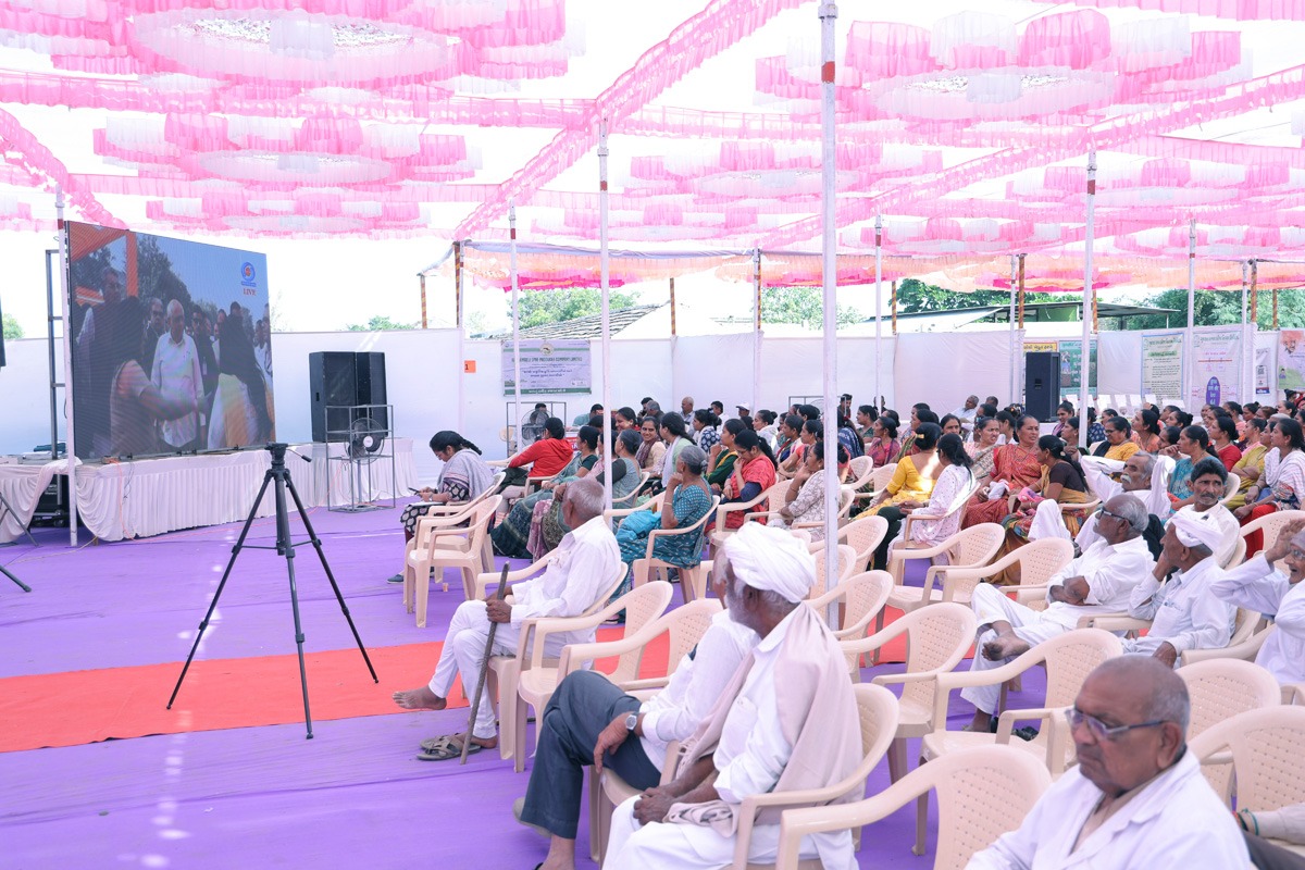 અમરેલી જિલ્લાના ચાડીયા, બાબરા, બગસરા, ધારી, જાફરાબાદ, ખાંભા, લાઠી, લીલીયા, રાજુલા, સાવરકુંડલા અને મોટી કુંકાવાવ સહિતના સ્થળોએ ખાતે રવી કૃષિ મહોત્સવ કાર્યક્રમ યોજાયો. <a href="/CMOGuj/">CMO Gujarat</a> <a href="/InfoGujarat/">Gujarat Information</a> <a href="/CollectorAmr/">Collector & DM Amreli</a> <a href="/ddoamreli/">DDO Amreli</a>