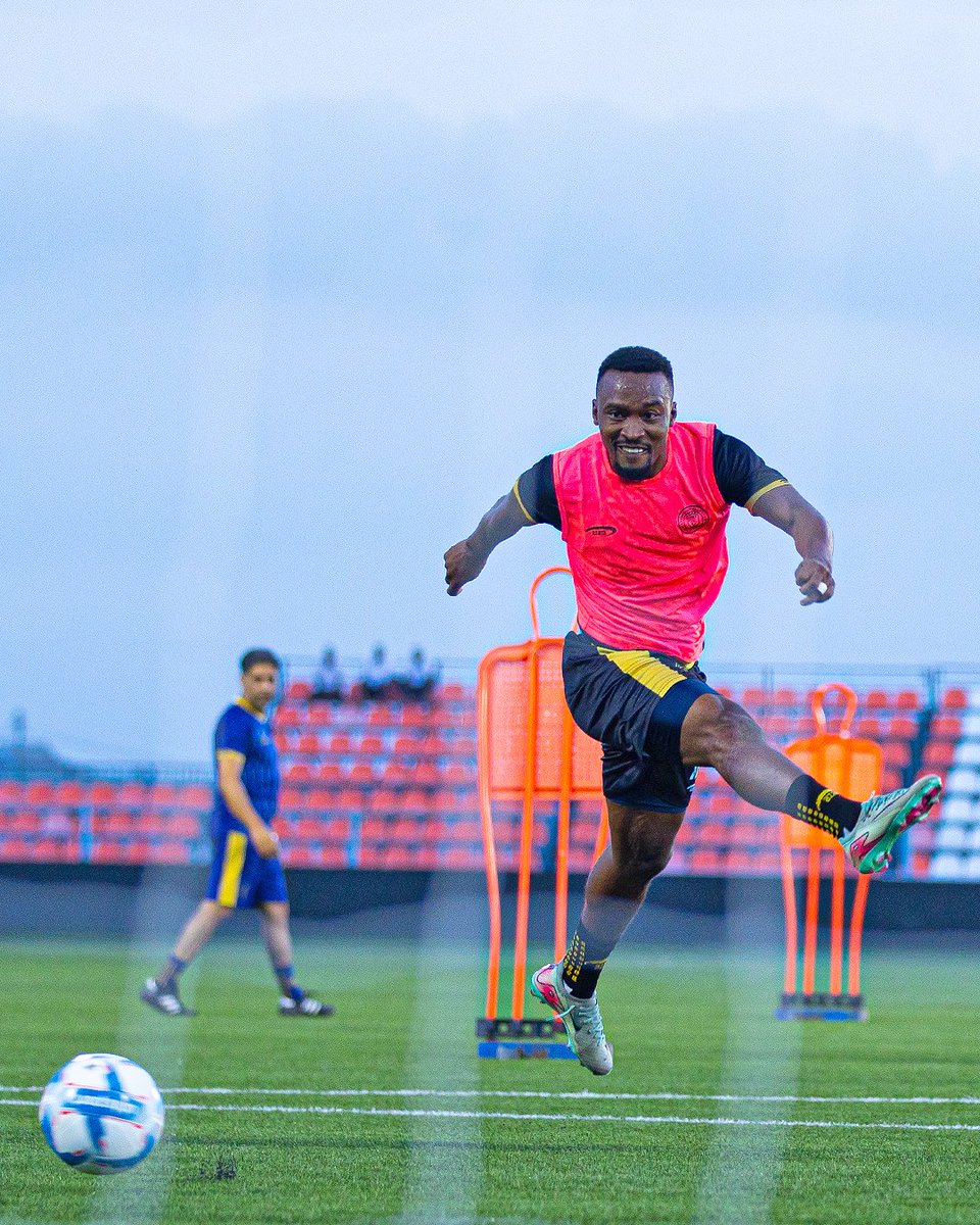 azamfc's tweet photo. 📸 behind the 🥅

#weareazamfc #timuborabidhaabora https://t.co/DCx2shYSLA