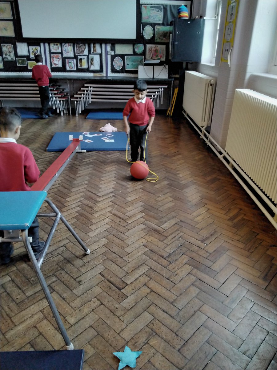LeighPrimary's tweet photo. We love our daily session of P.E in the hall.  We want to be active like Active Azra!
#article28 #startwell #activeazra #PE #exercise #keepingfit #MakingMemories #activeazra https://t.co/CECBjvtg06