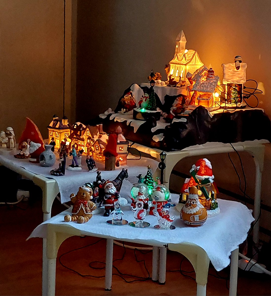 CCommijs's tweet photo. #Dag6 #Foto_adventskalender
#Kerstversiering
#Kerstdorp π§βππ
@josephiensierag https://t.co/b5K3ZqRkLU