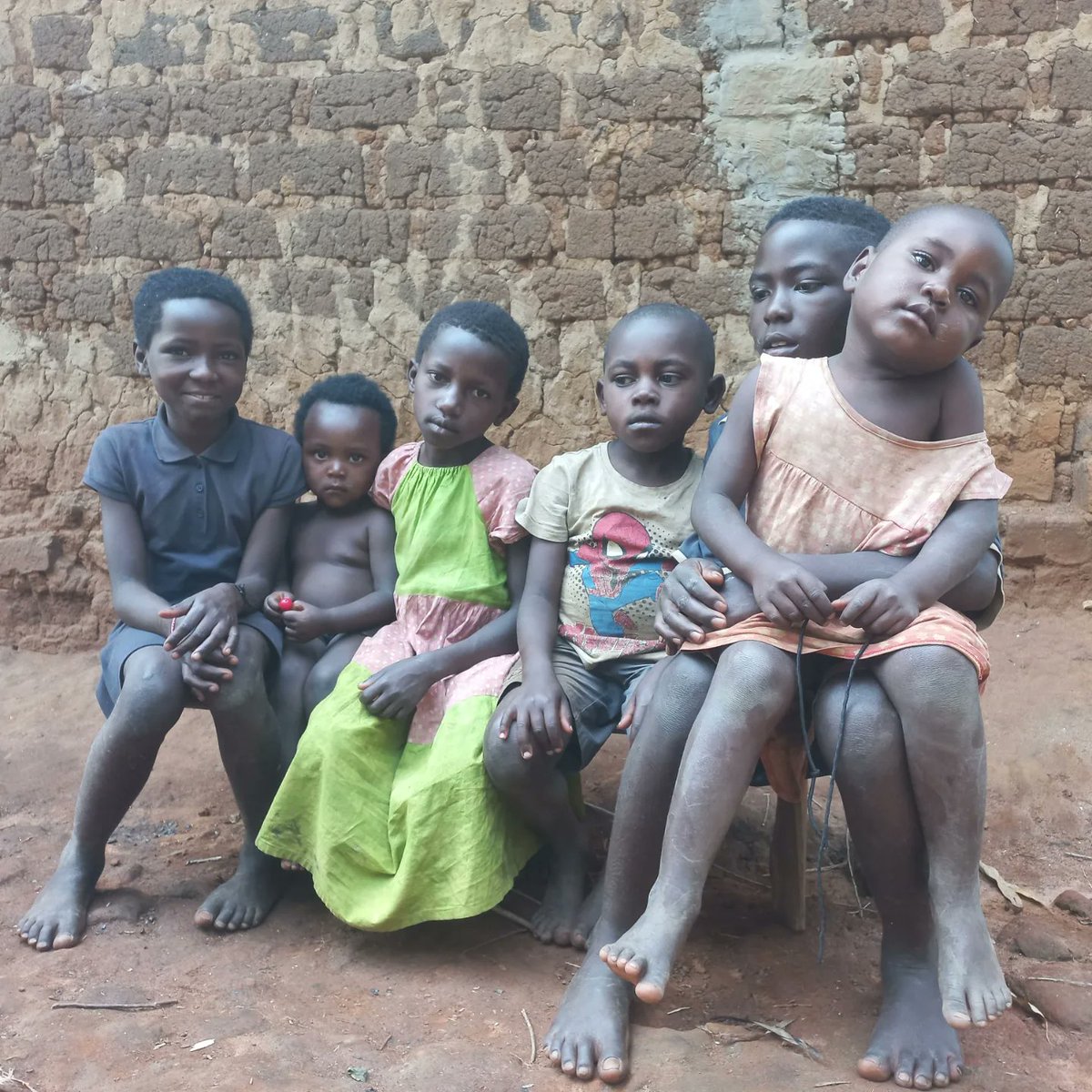 Helping a family who sells firewood to survive. Today, we brought hope to these kids and gave them the essentials they need. Every act of kindness can make a difference. Let’s keep spreading love. 💕 #ChangingLives #HopeInAction #GivingBack