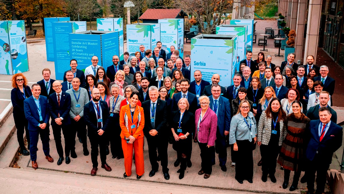 ICPDR_ORG's tweet photo. 🌊 On this #FamilyFriday, we celebrate the #ICPDR Family!
📸 From the Water Directors' Meeting in Budapest to the traveling Danube Art Master exhibition, we’re closing the year with a focus on collaboration, public participation, & youth engagement.💧🌍@EU_ENV https://t.co/JYOdXcs3VI