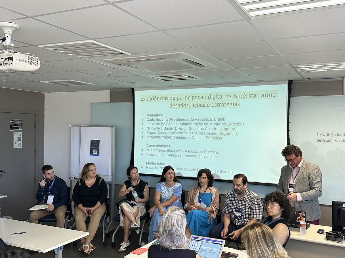 Último día de #AmericaAbierta empezando con panel sobre experiencias digitales de participación con estudiantes panelistas de México, Uruguay, Ecuador, Brasil