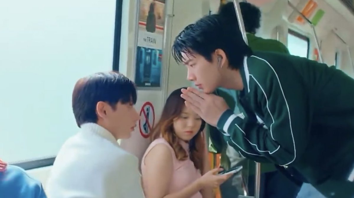 ivaugxx's tweet photo. กลัวแฟนแบบOfficialป้ะ5555555555555555
 #ข้างๆยังว่างMV https://t.co/2mLdzpI2gO