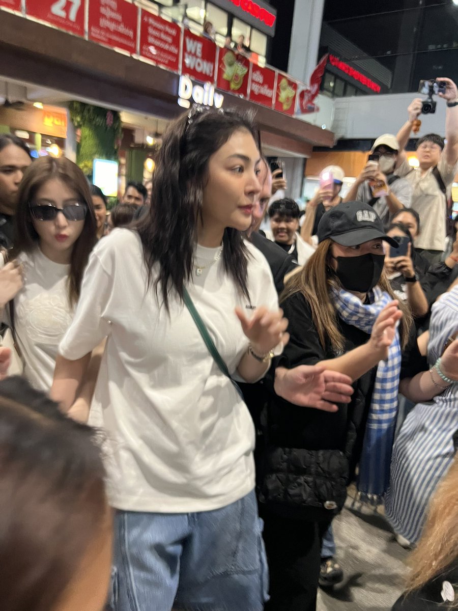 Thatha9999999's tweet image. So beautiful 😻 

See you tomorrow ☺️
@malisorn00 @Yoko_apasra 

#2Us
#FayeYoko1stFMinPP
#FayeYoko2UsFMinCambodia
#FayeYoko