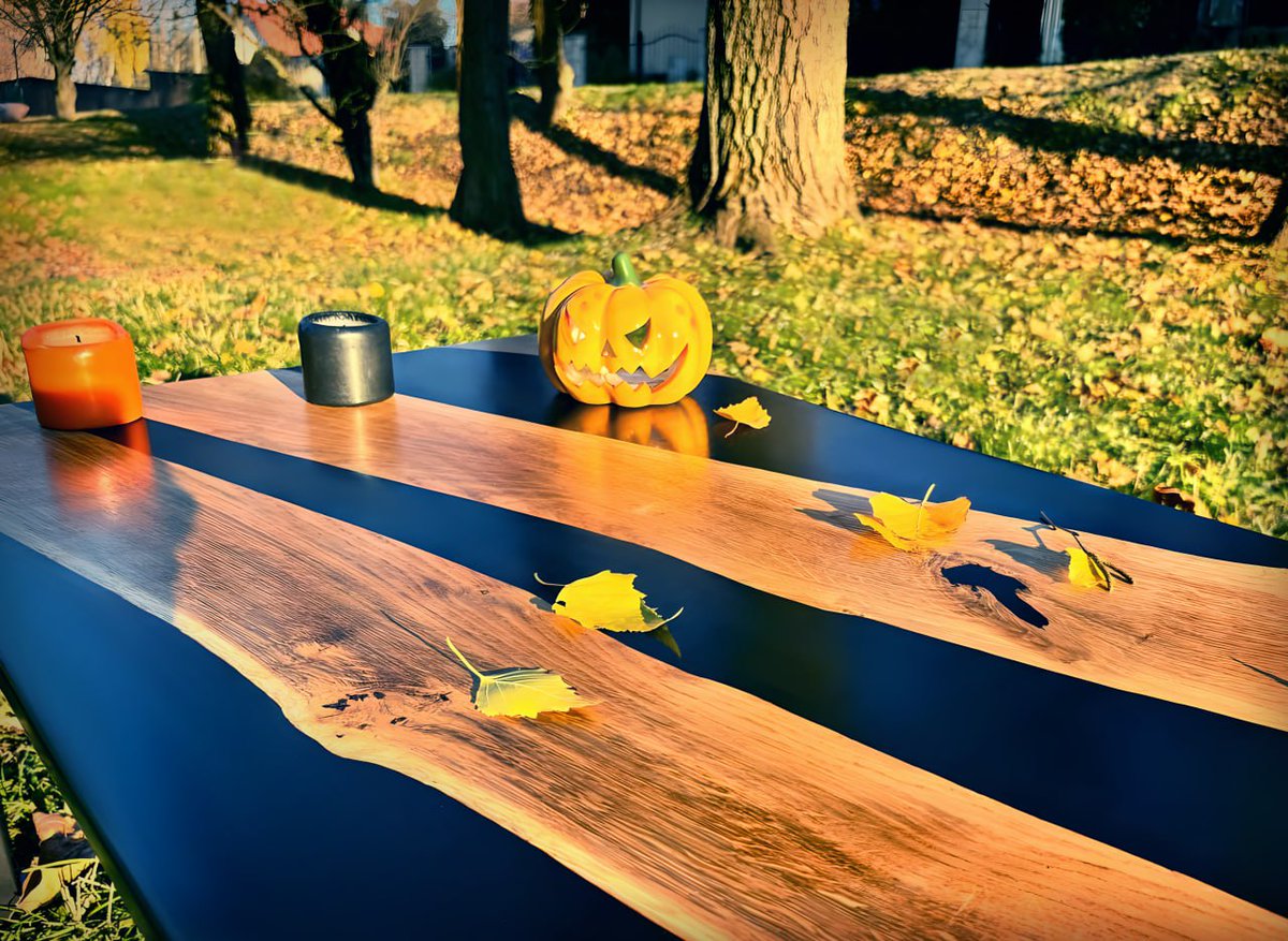 Polar_Wood's tweet photo. 🌳 Polar Wood presents: an exclusive handmade coffee table! ✨

This unique table combines the natural beauty of oak with the elegance of black epoxy resin. Every piece is handcrafted with attention to detail to bring style and warmth to your home. https://t.co/1QiN20ALQp