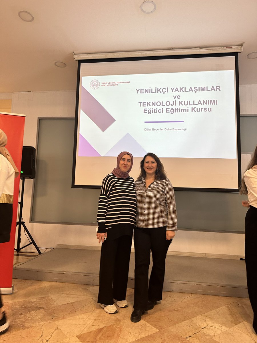 SerapSonal's tweet photo. YEĞİTEK Dijital Beceriler Daire Başkanlığı Koordinatörü Ayşegül Yılmaz başkanlığında “Teknoloji Odaklı Öğrenme Senaryoları”"Yenilikçi Yaklaşımlar ve Teknoloji Kullanımı Sosyal Bilgiler Eğitici Eğitimi" kursu  @il_mem_45 @sehzadelermem @manisasehitler @mebyegitek @by_zalatar https://t.co/irjGEA2SuL