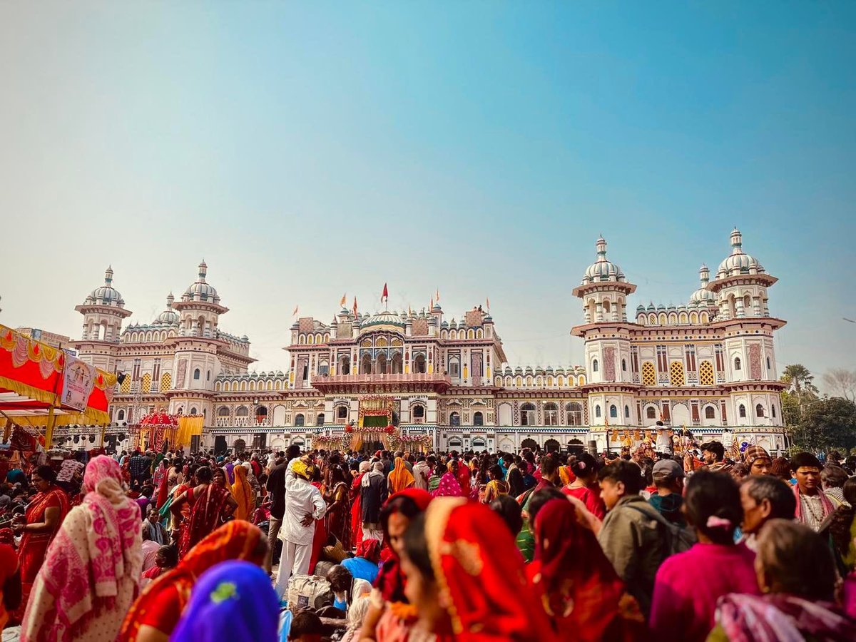 RONBupdates's tweet photo. Huge crowd at Janaki temple on the occasion of Biwaha panchami today. 🕉️❤️ #JayRam
Pic. Sujan K. Chaudharee https://t.co/MzvhMWVFaO