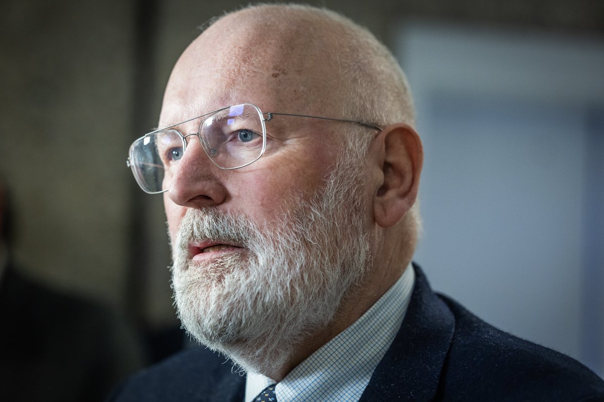 Joop_nl's tweet photo. Frans Timmermans: Motie Bente Becker 'dieptepunt in onze parlementaire geschiedenis' https://t.co/7UeF0SlXAi https://t.co/kcsnpleZDy