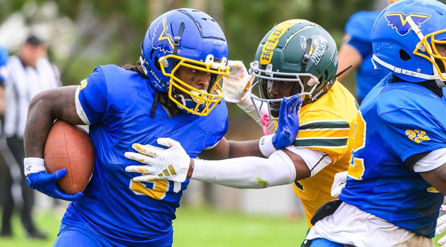 zquay15's tweet photo. #AGTG blessed to receive my 2nd offer @MNCVermilionAth @johnson_three @coachbusby22 @CookZuriel @CoachJRWatson @StandBeast https://t.co/HMe2JmJwej
