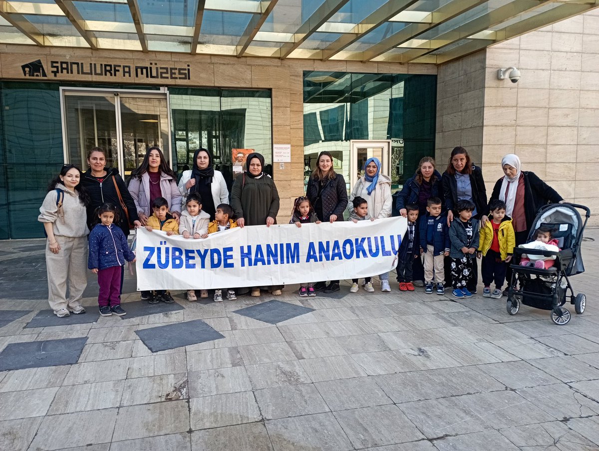 UrfaHan's tweet photo. @bigepurfa kapsamında  yürütmekte olduğumuz Geçmişten Geleceğe Şanlıurfa 'mız  Projesi ilk basamağı olan Arkeoloji Müzesi ve Mozaik Müzesi gezilerimiz yapıldı. Müzede seramik çalışmasına velilerimiz de renk kattı 💓 @hasansildak @MetinKratlolu1 @Mvural63 @HaliliyeMem https://t.co/TnQDgvqyIr