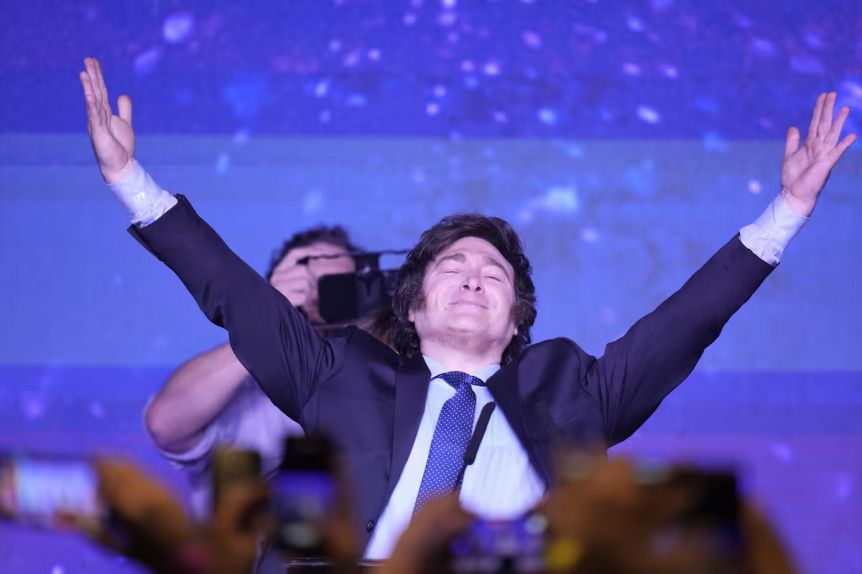 grupolatecla's tweet photo. #Bonaerenses | Interna libertaria: de abajo hacia arriba, nacen Las Fuerzas del Suelo

La figura de Javier Miler congrega a diversos dirigentes que muestran sus diferencias y dan lugar a la constitución de distintos sectores. En territorio bonaerense emergió una nueva expresión.

📲 Más detalles: https://t.co/0yRjxgM9HA