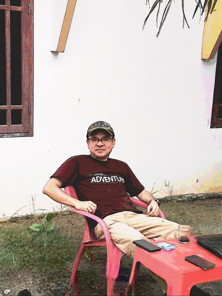 Hanya rakyat jelata 
Penggemar kopi tubruk ☕️