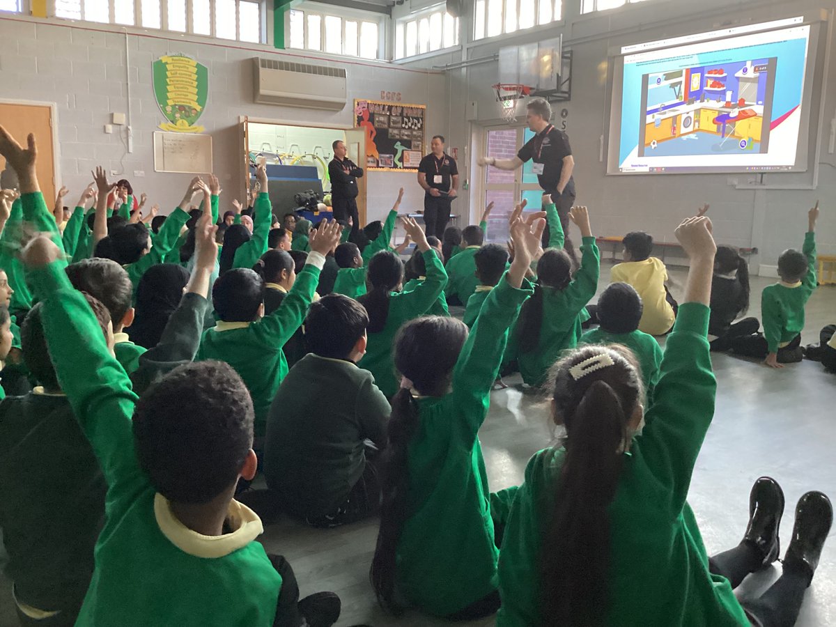 BordesleyGreenSchool (@bgps) on Twitter photo Year 4 learnt all about how to keep safe from the fire service #sparks #bgpspshe <a href="/WMFSHighgate/">Highgate Fire Station</a> Year 4 learnt all about how to keep safe from the fire service #sparks #bgpspshe <a href="/WMFSHighgate/">Highgate Fire Station</a>