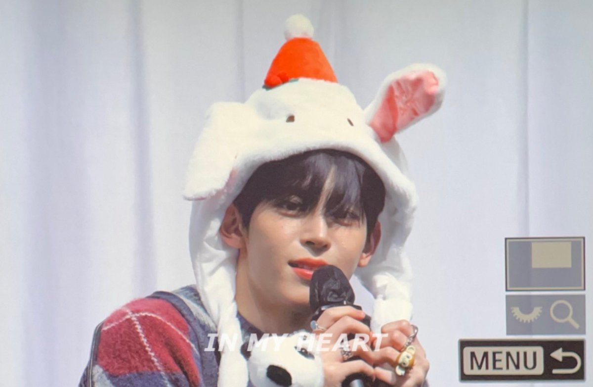 HYEONBINI831's tweet photo. 241206 위드뮤

#나우어데이즈 #NOWADAYS #현빈 #HYEONBIN https://t.co/TDEFvYzx06