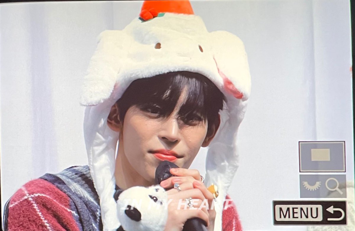 HYEONBINI831's tweet photo. 241206 위드뮤

#나우어데이즈 #NOWADAYS #현빈 #HYEONBIN https://t.co/TDEFvYzx06