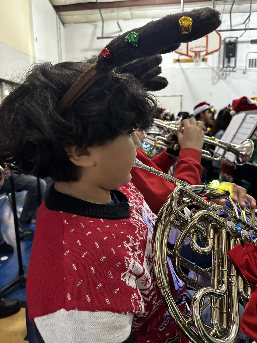 AustinMSBand's tweet photo. Rudolph the Red Nosed Reindeer featuring our French Horns! 
@irvingisd @ihs.frenchiehorns @iisdfinearts #igniteirvingisd #myirvingisd @JohnRGood @Austin_Broncos @FineArts_AMS https://t.co/PFbO7KxM6o