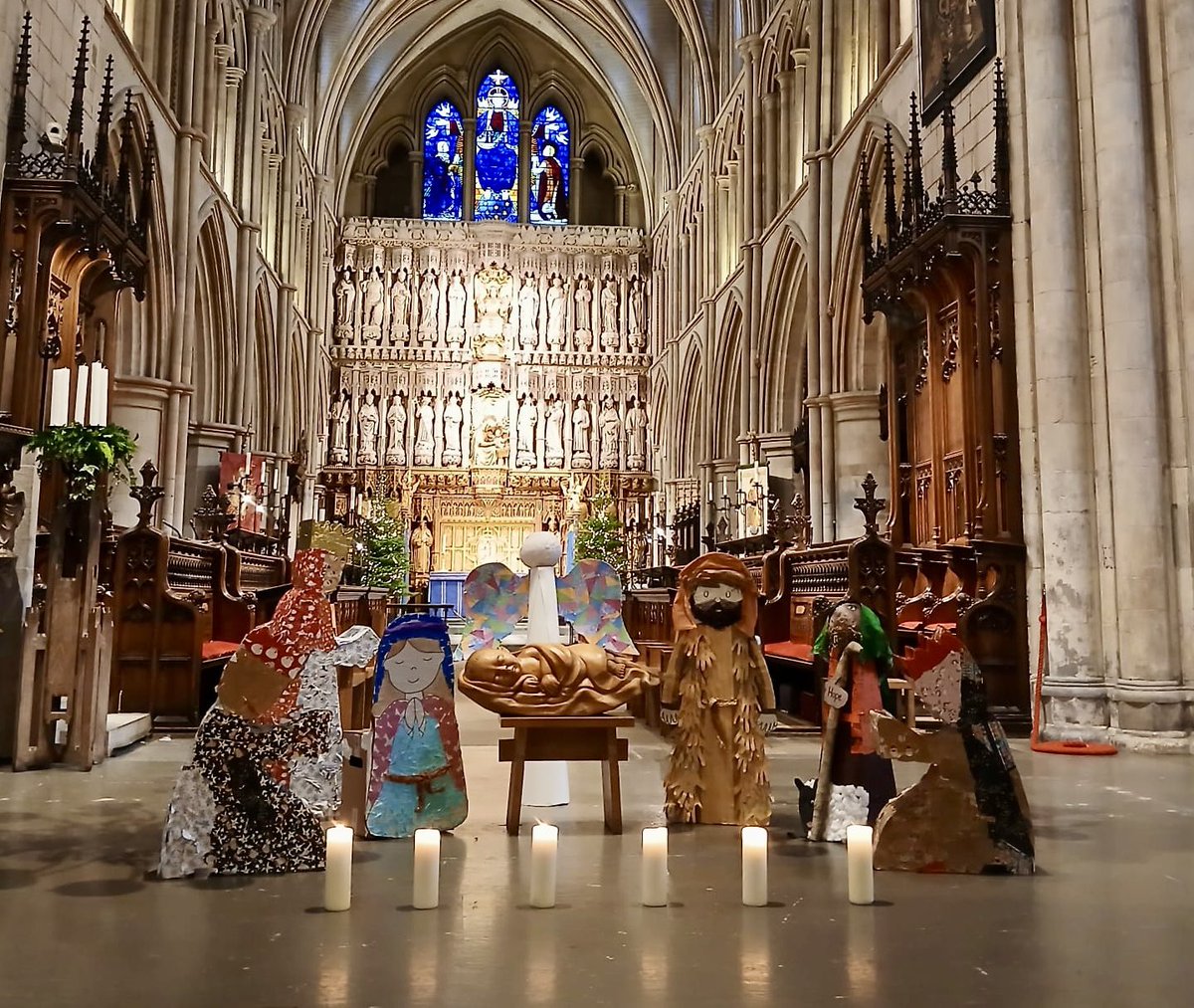 SC_Ed_Learning's tweet photo. Feeling festive after our annual Journey to the Manger @Southwarkcathed in partnership with @SouthwarkDBE. A beautiful day of reflection and fun with Yr 2 from across our @SouthwarkCofE schools. https://t.co/7JBziAtZks
