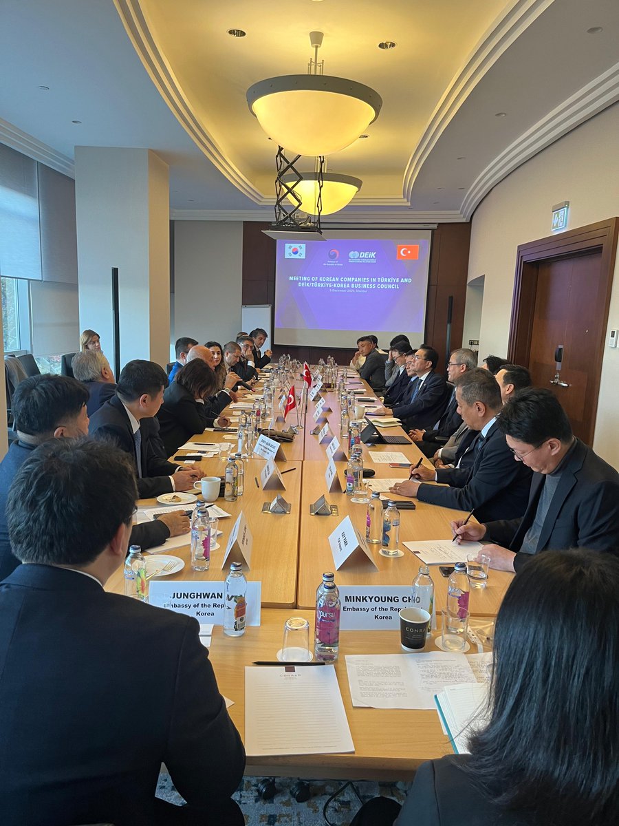 Türkiye-Kore İş Konseyimiz, Kore Cumhuriyeti Ankara Büyükelçiliği iş birliğinde, Türkiye'deki Koreli CEO'lar ile çalışma toplantısı gerçekleştirdi. 

Toplantıda, Koreli firmaların Türkiye’deki yatırımları ve ikili iş birliği fırsatları değerlendirildi.

🇹🇷🇰🇷