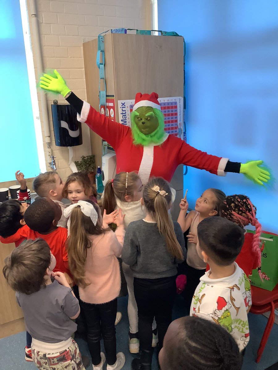 Class 2 had a surprise visitor today… 😲 <a href="/HighbankPrimary/">Highbank Primary</a> #WeAreHighbank