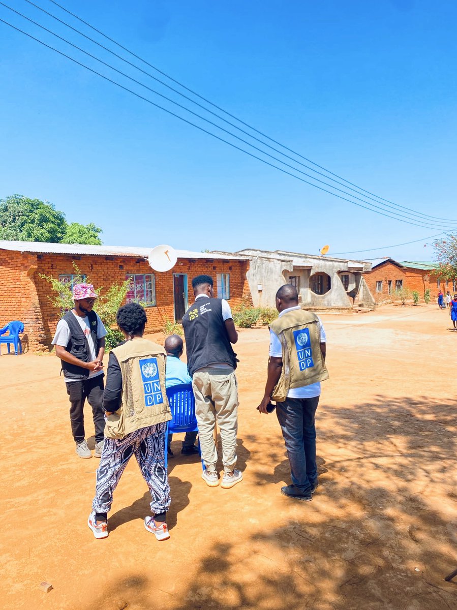 Zalusoarts's tweet image. Powering equality, transforming lives! Through clean energy investments, @undpmalawi and partners are empowering women-led businesses, reshaping policies and driving sustainable growth. 🚀

We’re in Rumphi capturing the incredible impact. 📸🎞️

 #ProjectDocumentation #Creative…